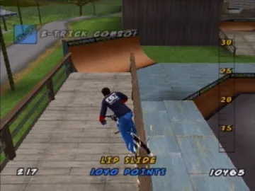 Dave Mirra Freestyle BMX 2 screen shot game playing